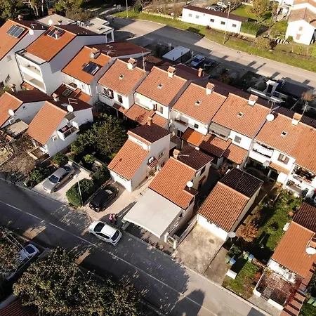A4 Goga 1 Two Bedroom Near The And The Sea Poreč