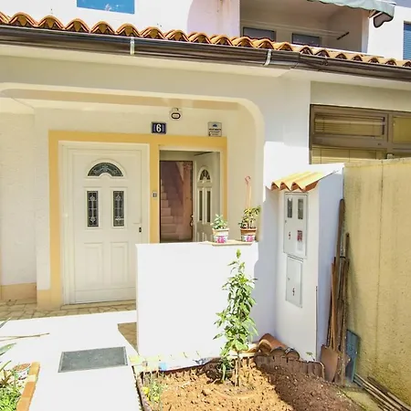 Apartment A4 Goga 1 Two Bedroom Near The And The Sea