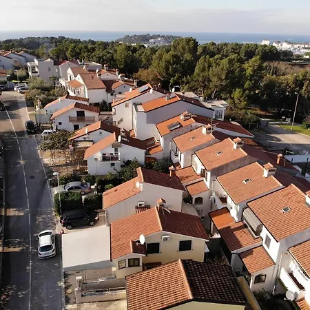 A4 Goga 1 Two Bedroom Near The And The Sea Apartment